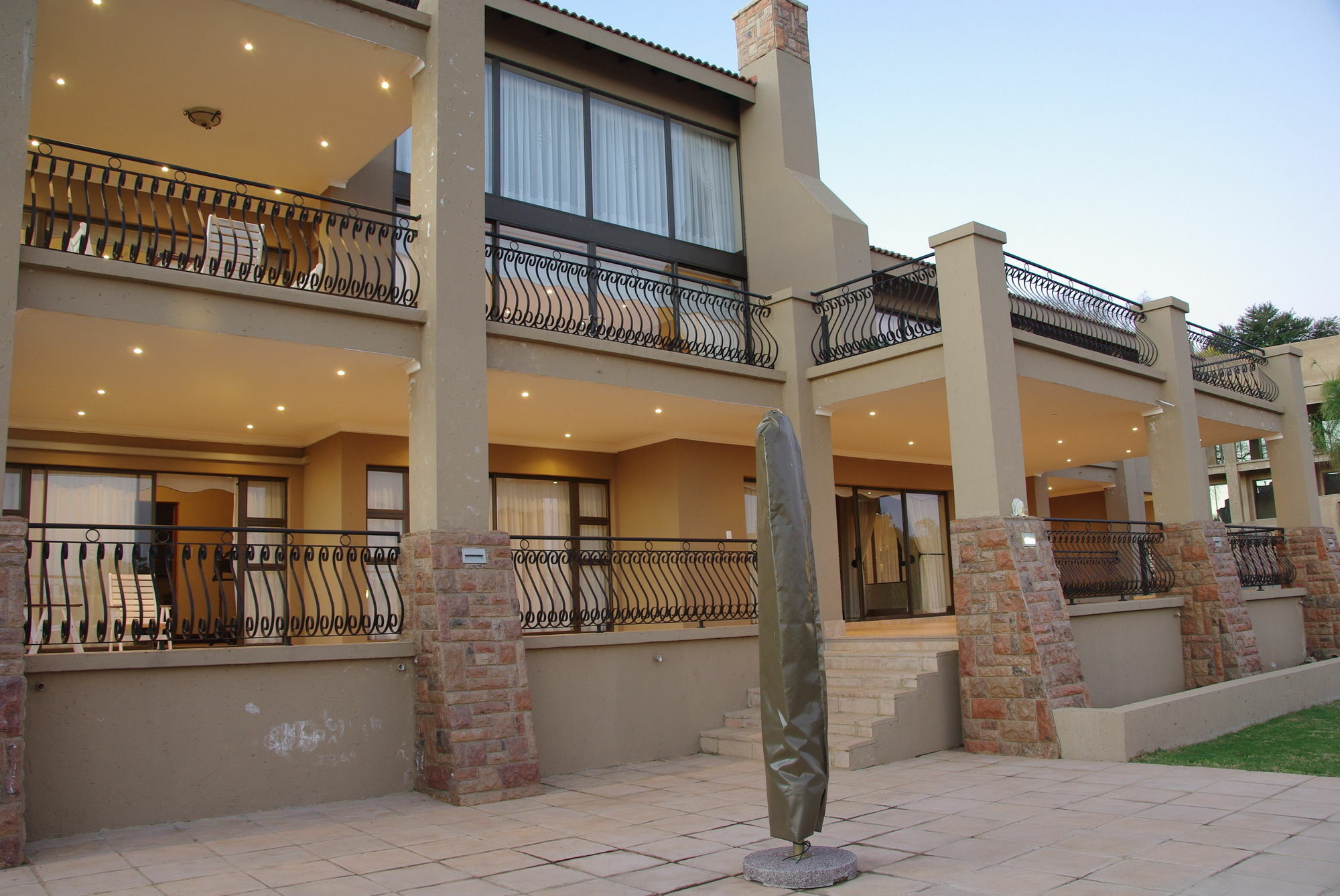 Chateau la Mer Exclusive Pensión Hartbeespoort Exterior foto